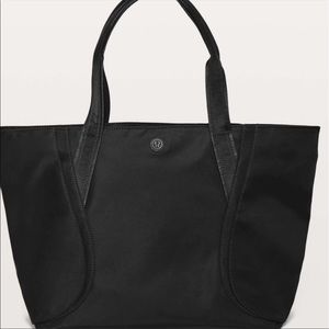 Lululemon Out of the Range Tote